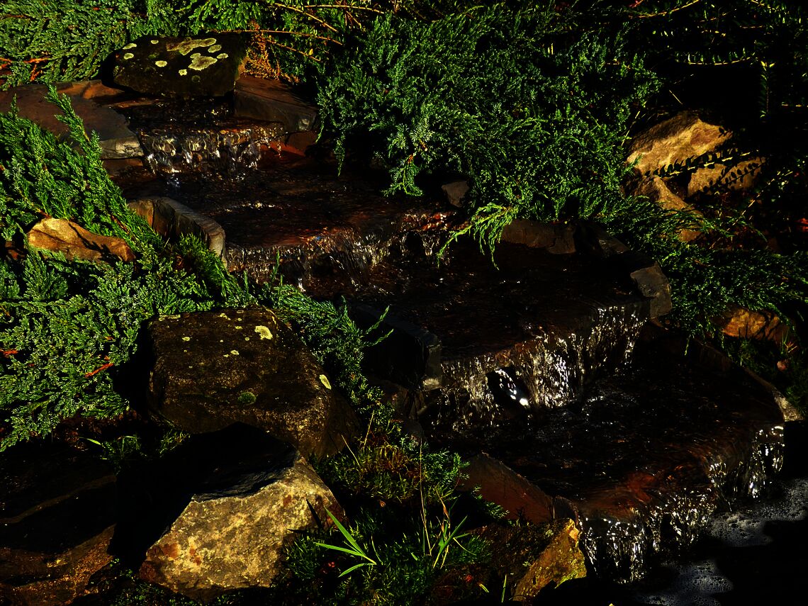 Bachläufe und Kunstfelsen