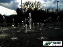 Kristallquelldüsen im Kreisverkehr