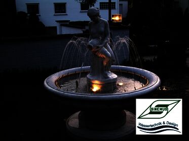 Springbrunnen mit Figur Springbrunnen mit Figur