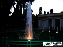 Wasserbecken mit Fontänen