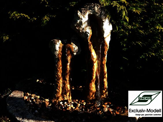 Gartenbrunnen in rustikaler Optik